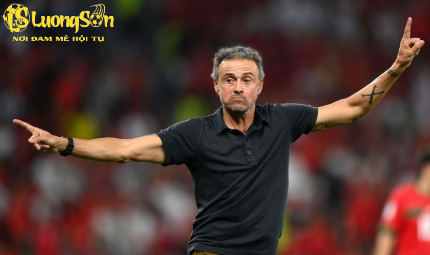 Luis Enrique thận trọng trước Villa Luis Enrique thận trọng trước Villa